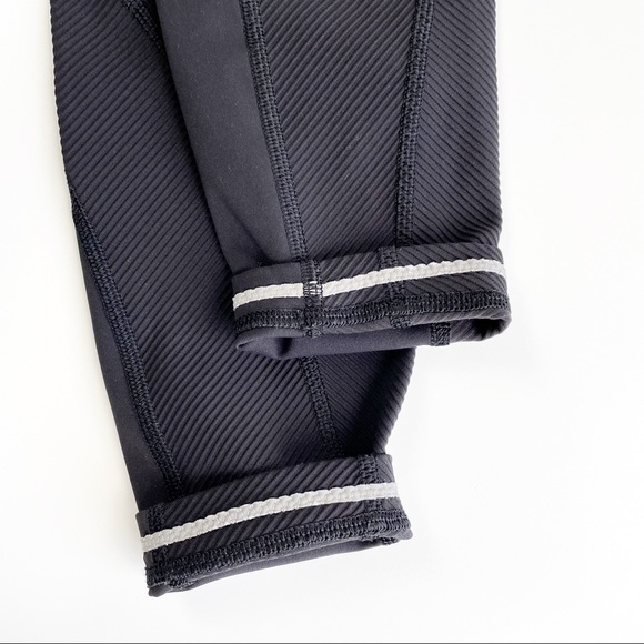 SOLD Lululemon On Repeat High Rise Tight Black 4 - Picture 8 of 12